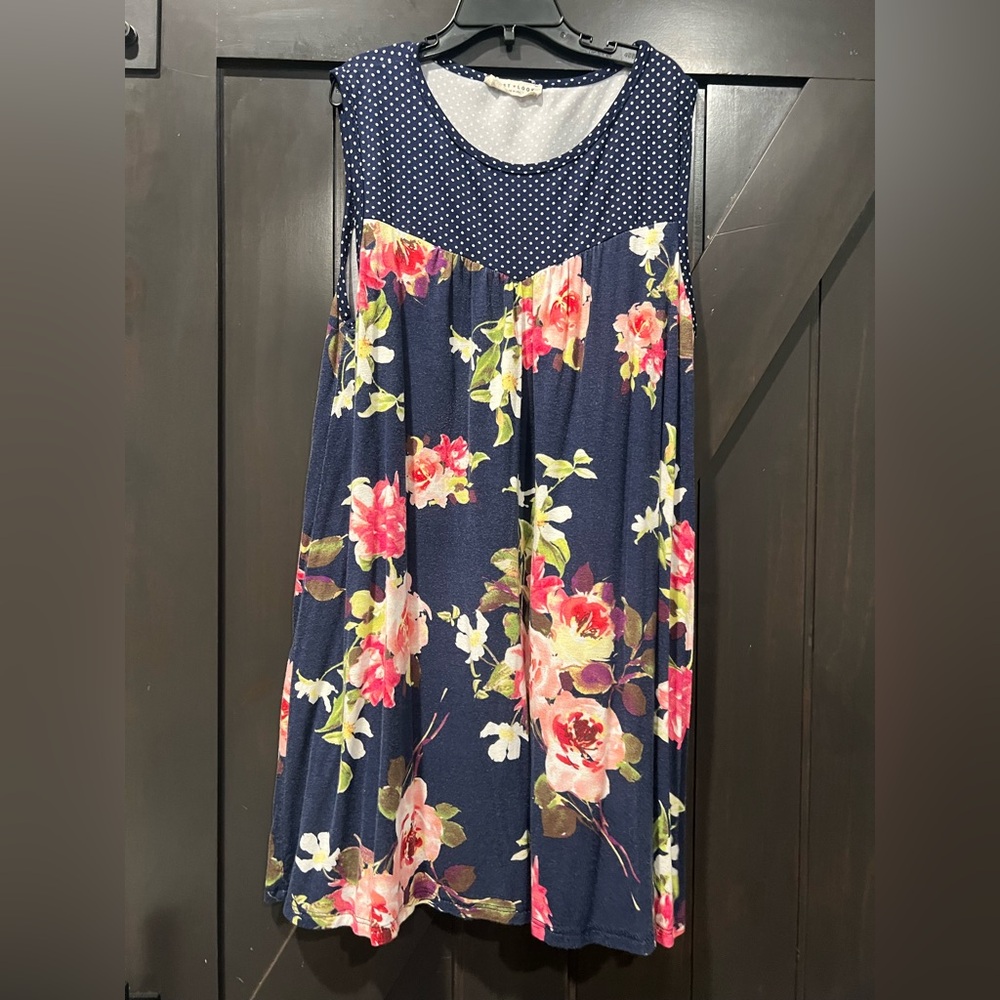* 4/$20 
First Looks Navy Floral Top Doesn’t have size but should fit like M/L